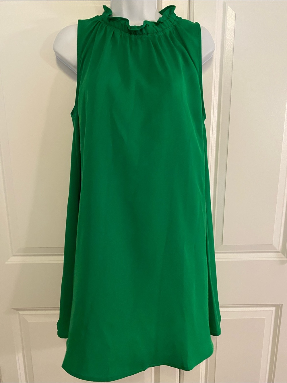 glam Sleeveless Ruffled Neck Dress in Green